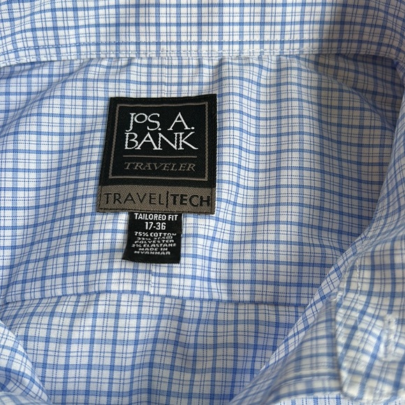 Jos A Bank Traveler Travel Tech. Tailored Fit 17 - 36 - Picture 8 of 13